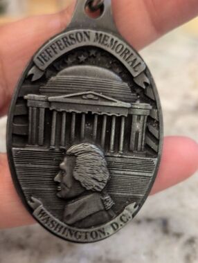 Jefferson Memorial Oval Keychain - Black/Silver Pewter Finish
